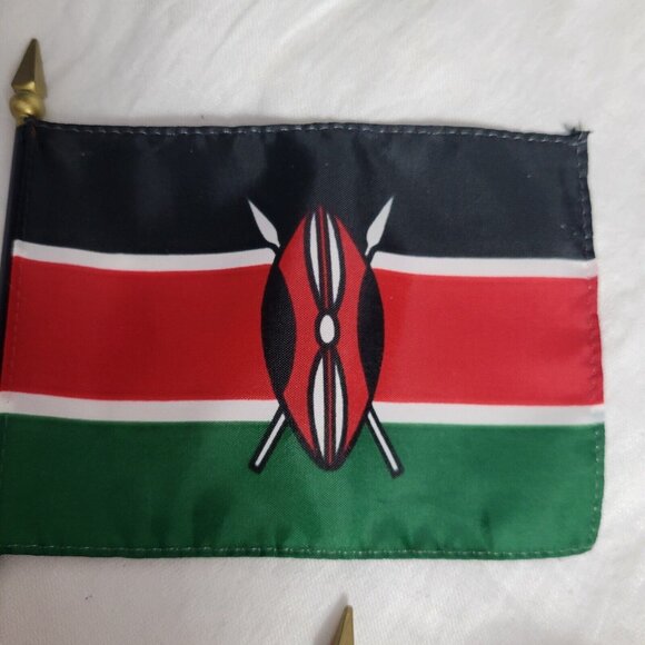 Vintage LOT of 10 small flags various souvenir Bekin Kenya Sri Lanka Lithunia GC - Picture 4 of 10